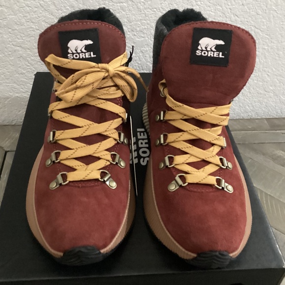 SOREL Out N' About III Conquest Waterproof Boot (Women), size 9.5 - Picture 3 of 8